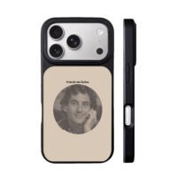 Black spiral world map with O medo me facina Phone Case